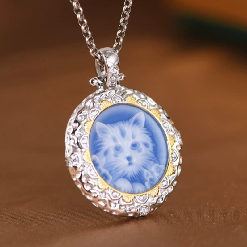 猫のカメオペンダント - 愛らしさと優雅さを兼ね備えたデザイン N141