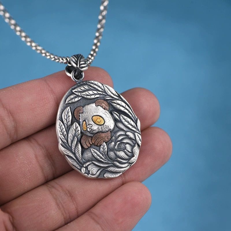 パンダと花のペンダント - ビンテージ感あふれる35g! N144