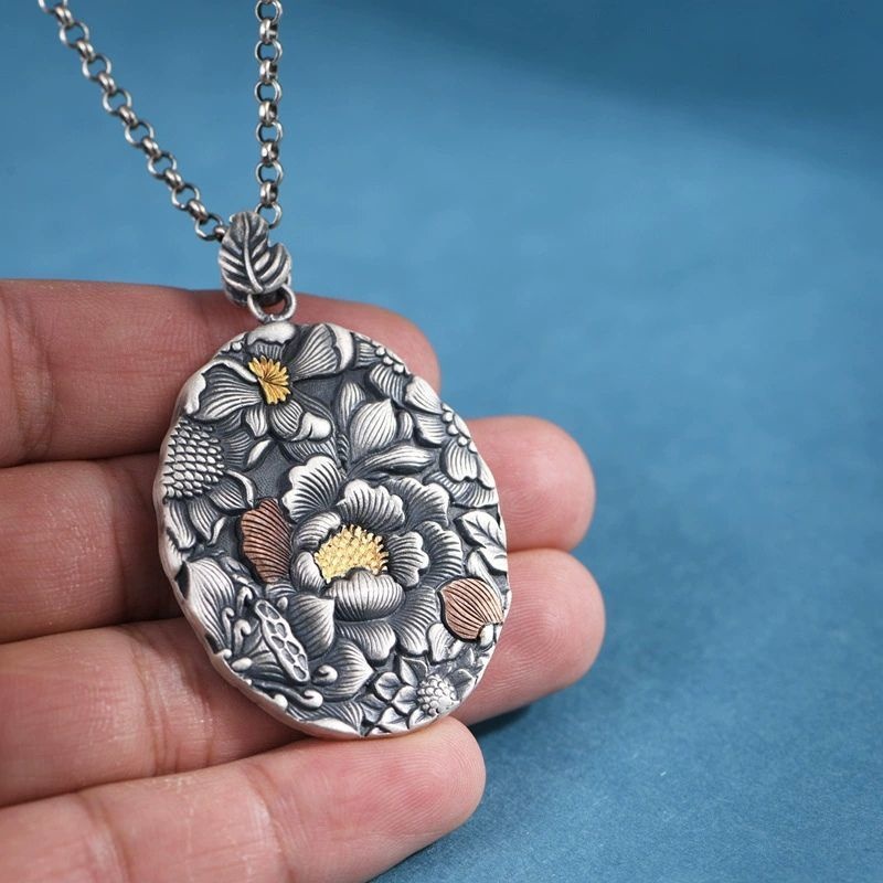 牡丹のペンダント - しっかりとした重量感の45g! N145