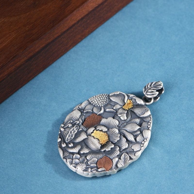 牡丹のペンダント - しっかりとした重量感の45g! N145