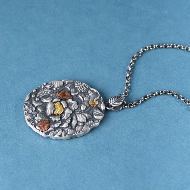 牡丹のペンダント - しっかりとした重量感の45g! N145