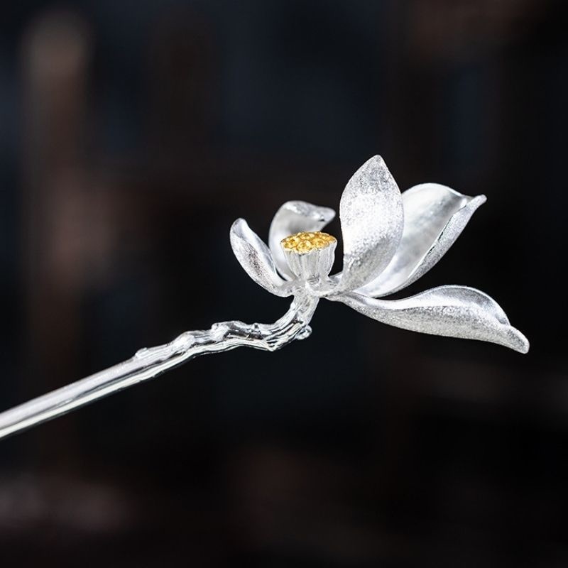 蓮の花のかんざし - 蓮の優雅さと調和を巧みに表現 K175