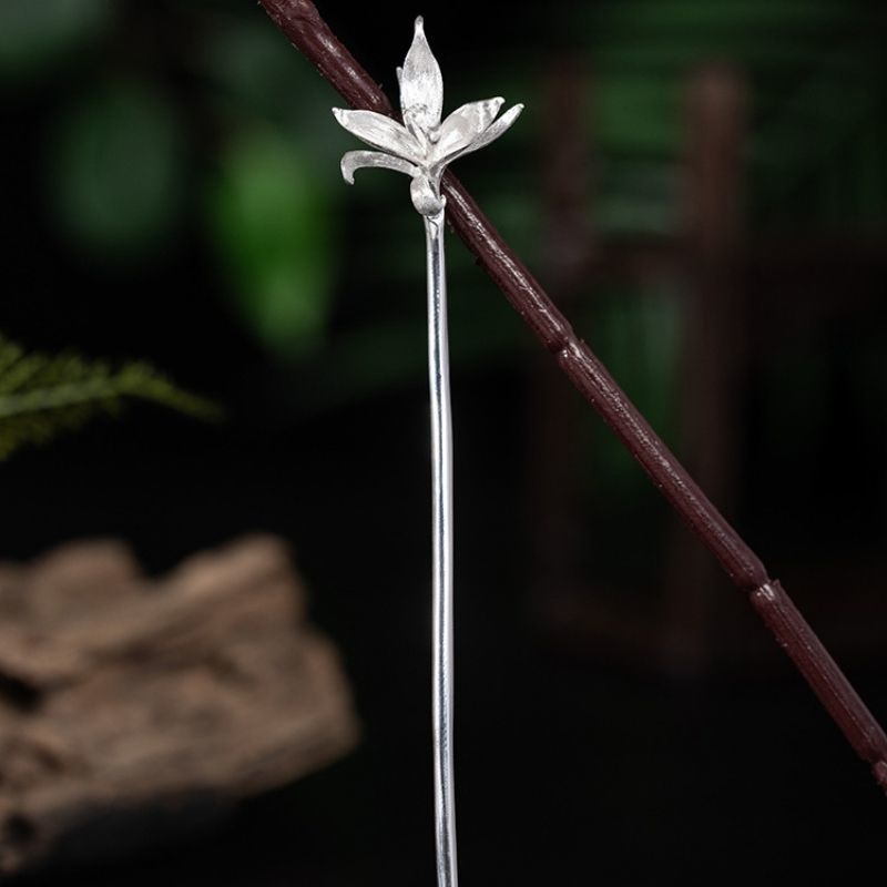 ダンドクの花のかんざし - まるで本物の花が咲いている K178