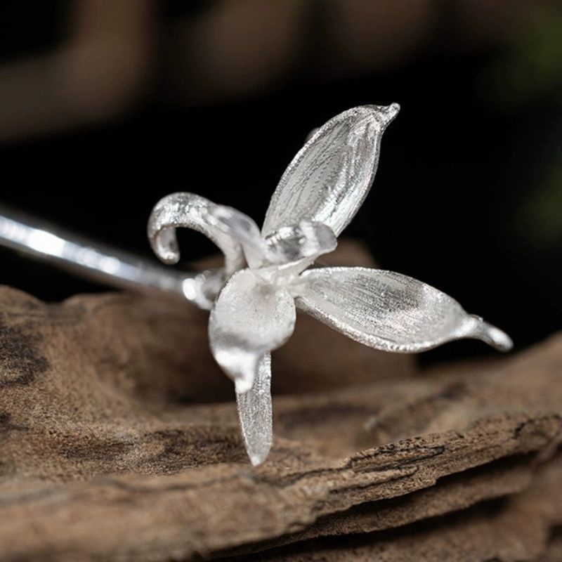 ダンドクの花のかんざし - まるで本物の花が咲いている K178