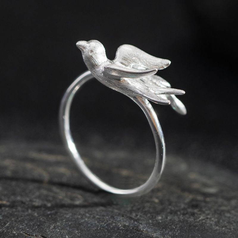 つばめのリング - 鳥の姿を見事に捉えたデザイン R363
