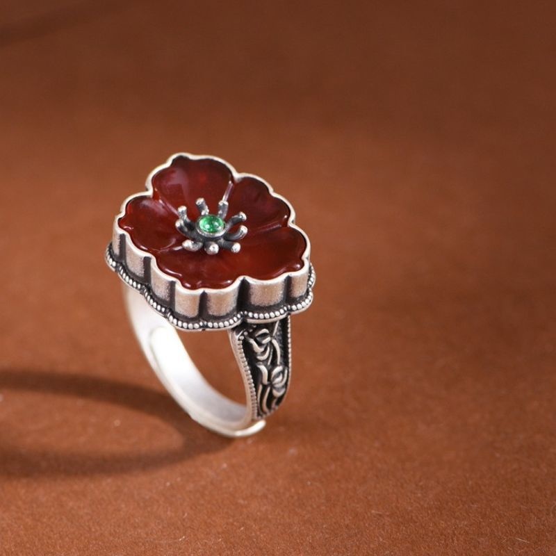 蓮の花のリング - 日常の装いに華やかさを添える R365