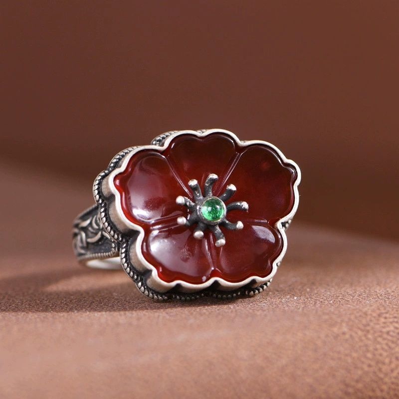 蓮の花のリング - 日常の装いに華やかさを添える R365