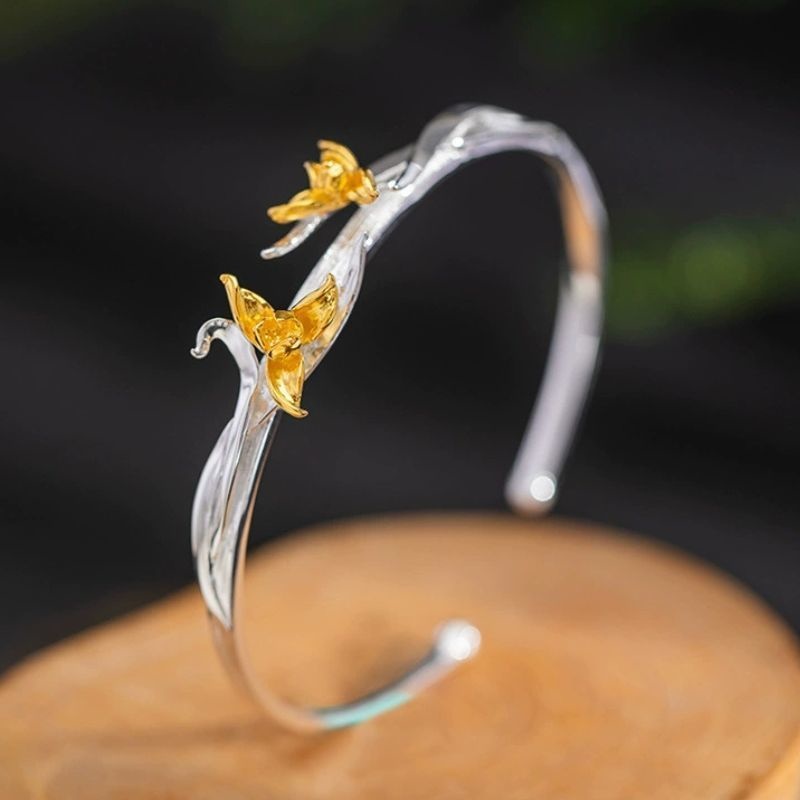 トキソウのバングル - 自然の優雅さと華やかさを感じる B082