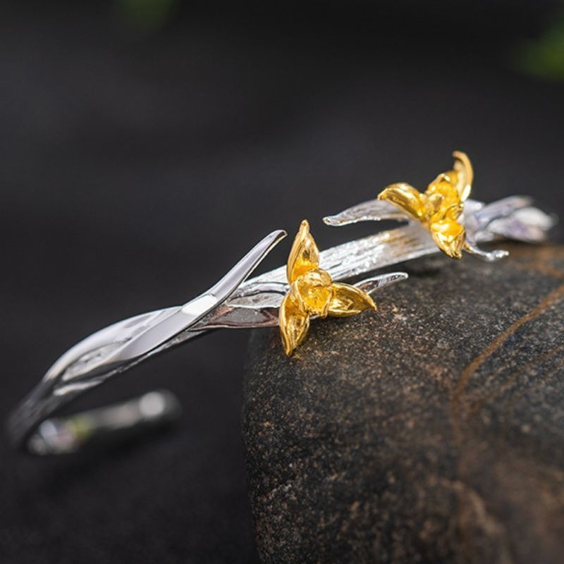 トキソウのバングル - 自然の優雅さと華やかさを感じる B082