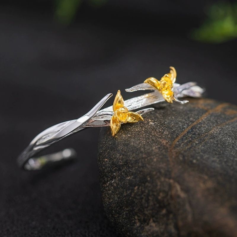 トキソウのバングル - 自然の優雅さと華やかさを感じる B082