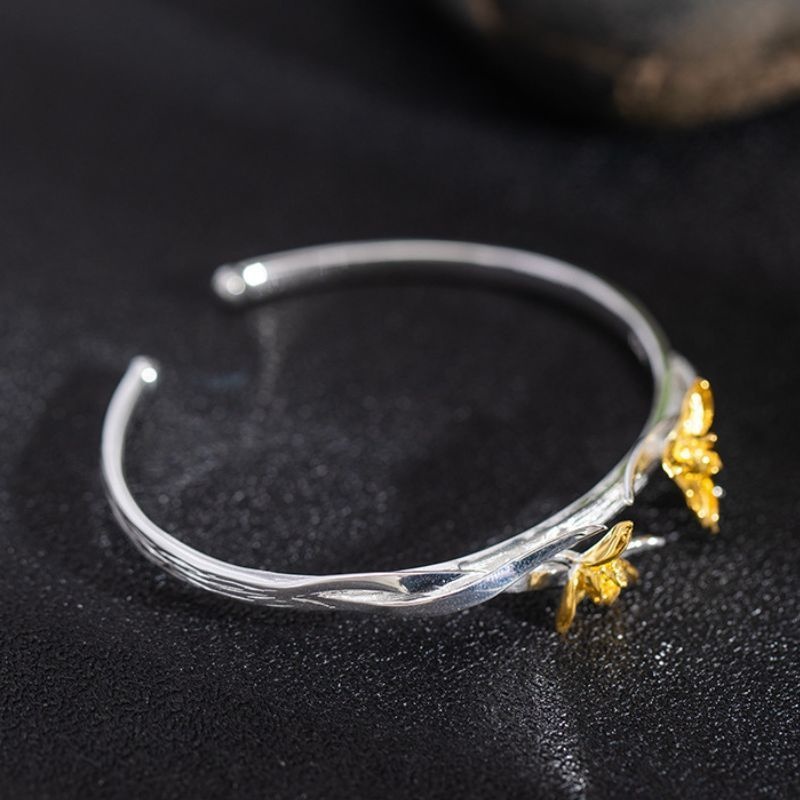 トキソウのバングル - 自然の優雅さと華やかさを感じる B082