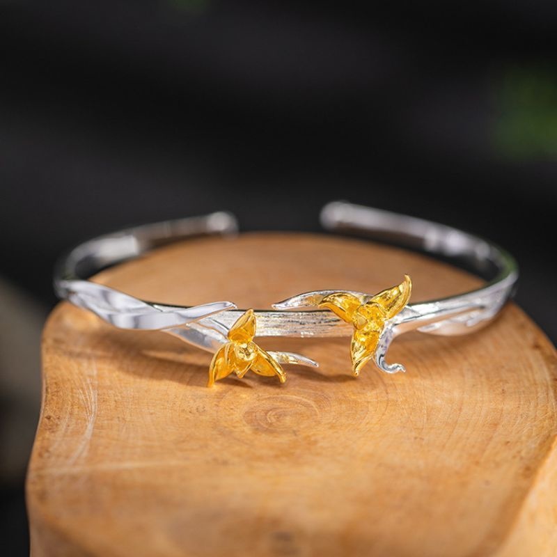 トキソウのバングル - 自然の優雅さと華やかさを感じる B082