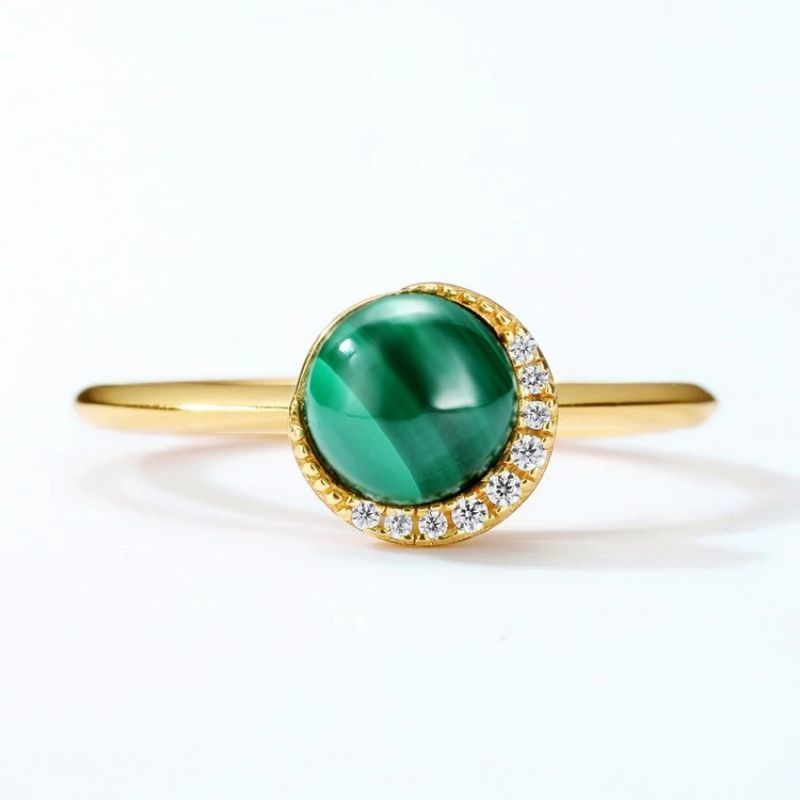 三日月のリング - マラカイトの自然な模様が魅力的 R378