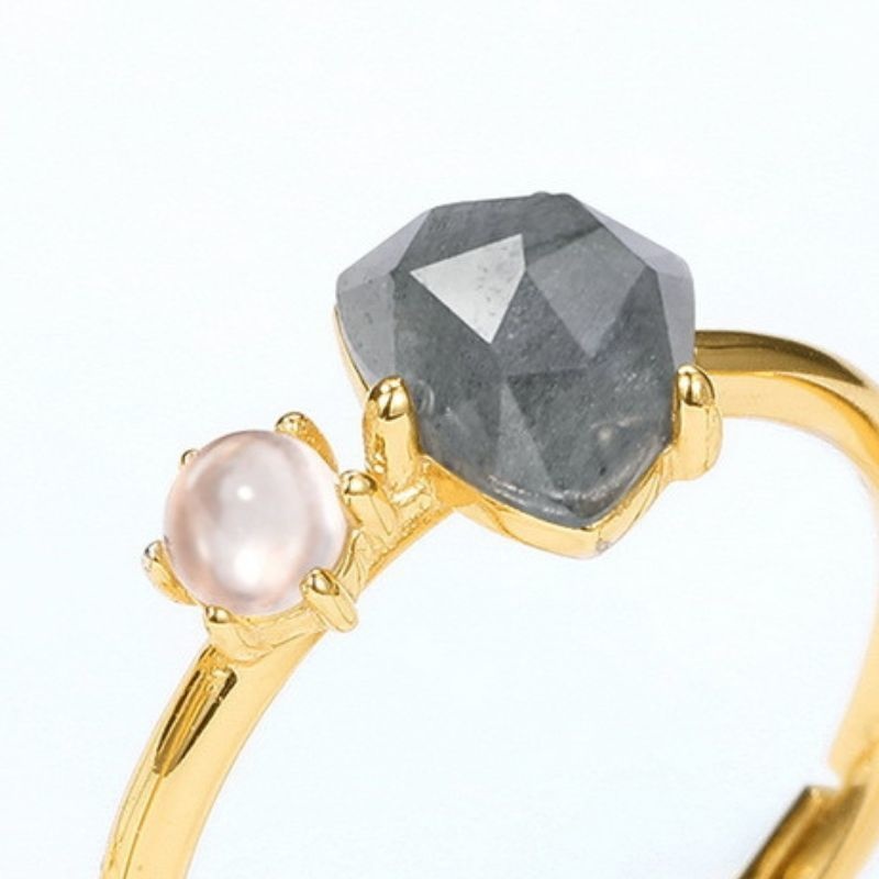 ラブラドライトのリング - 非対称に配置し、ユニークさを引き立ち R383