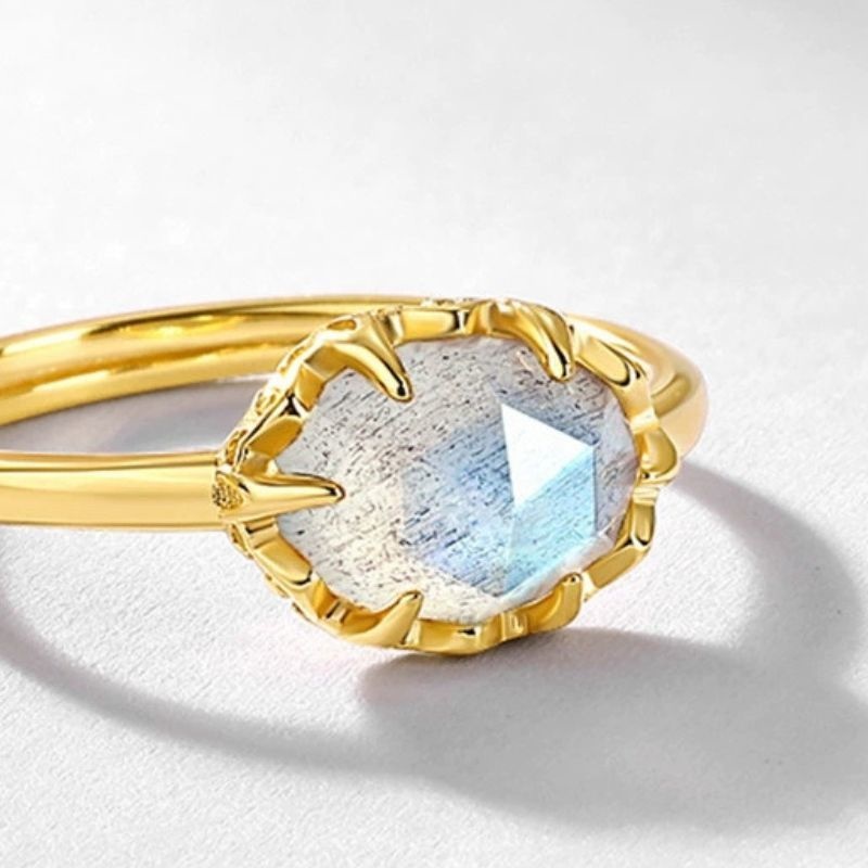 ラブラドライトのリング - すかし模様は職人の技が光る R385