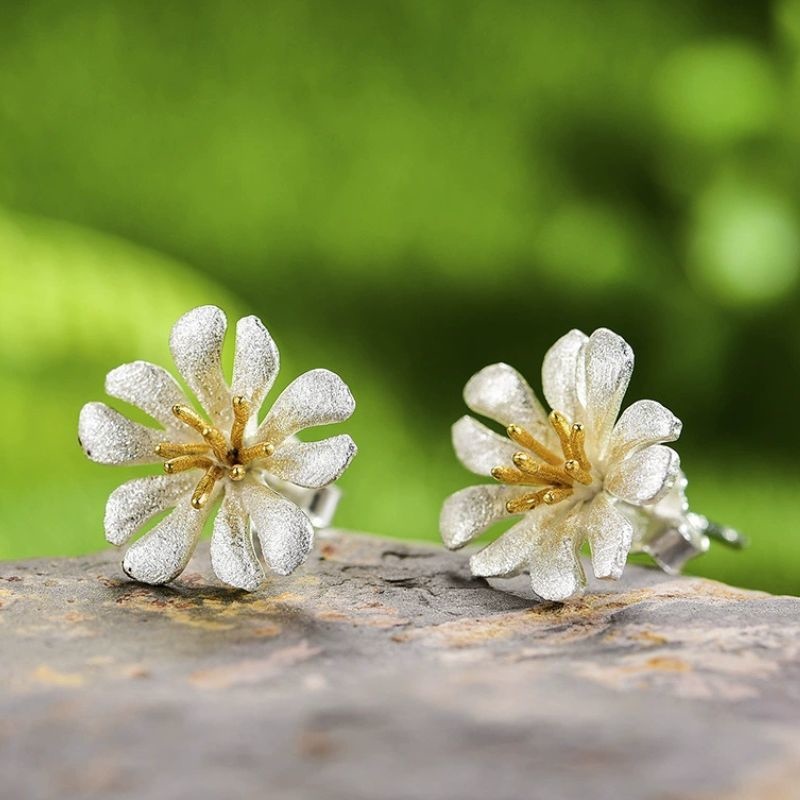 シレネアルメリアの花のピアス - 繊細で美しい花びらを忠実に再現する P193