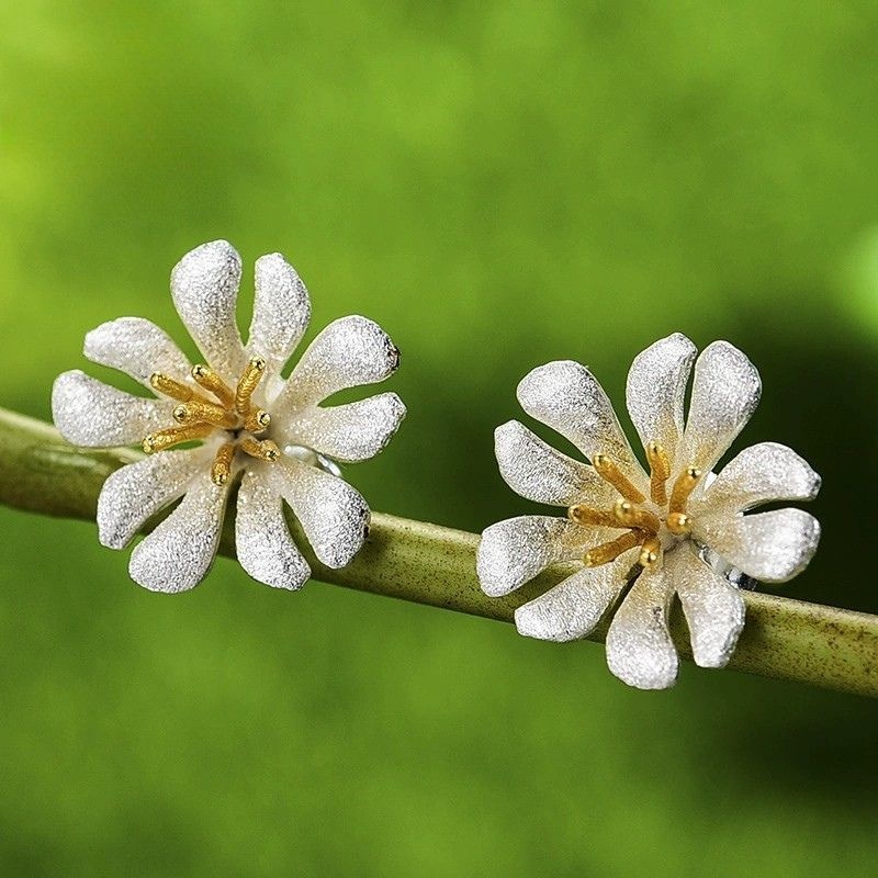 シレネアルメリアの花のピアス - 繊細で美しい花びらを忠実に再現する　P193