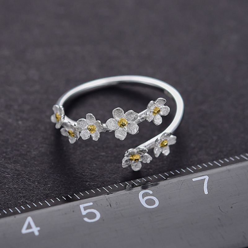 ワスレナグサのリング - シンプルながらもエレガントな雰囲気 R415