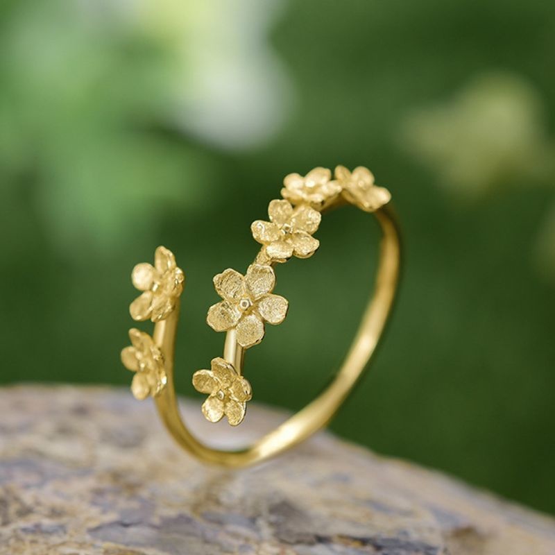 ワスレナグサのリング - シンプルながらもエレガントな雰囲気 R415