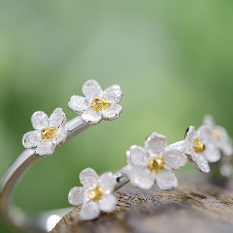 ワスレナグサのリング - シンプルながらもエレガントな雰囲気 R415