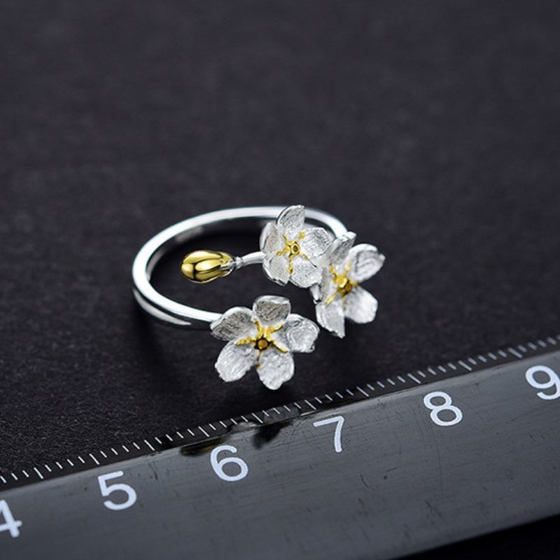 ワスレナグサのリング - 指先に優雅さを添える R417