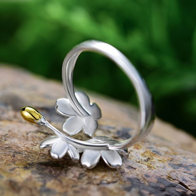 ワスレナグサのリング - 指先に優雅さを添える R417