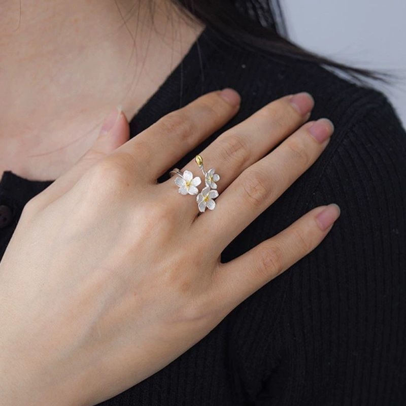 ワスレナグサのリング - 指先に優雅さを添える R417