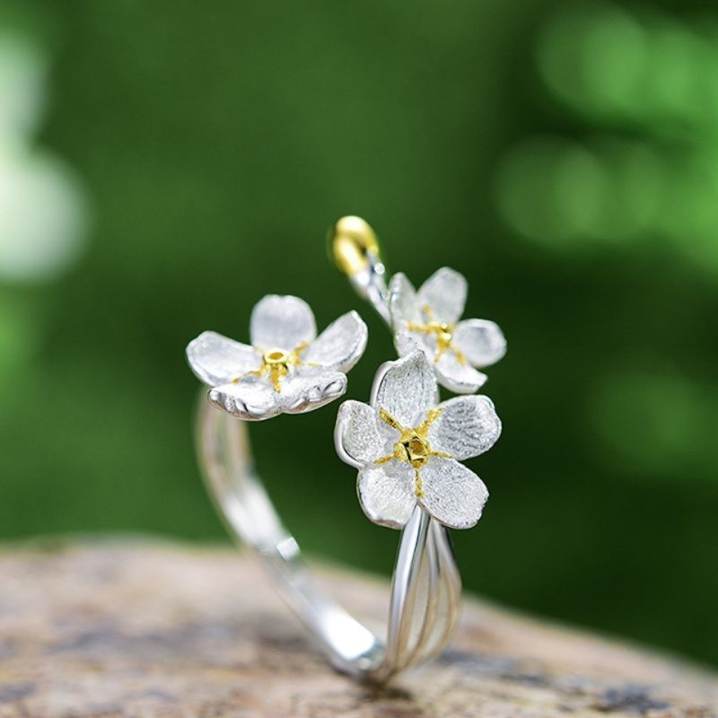 ワスレナグサのリング - 指先に優雅さを添える R417