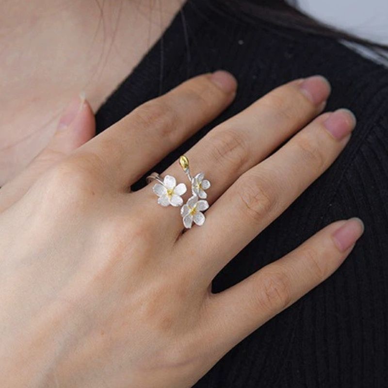 ワスレナグサのリング - 指先に優雅さを添える R417