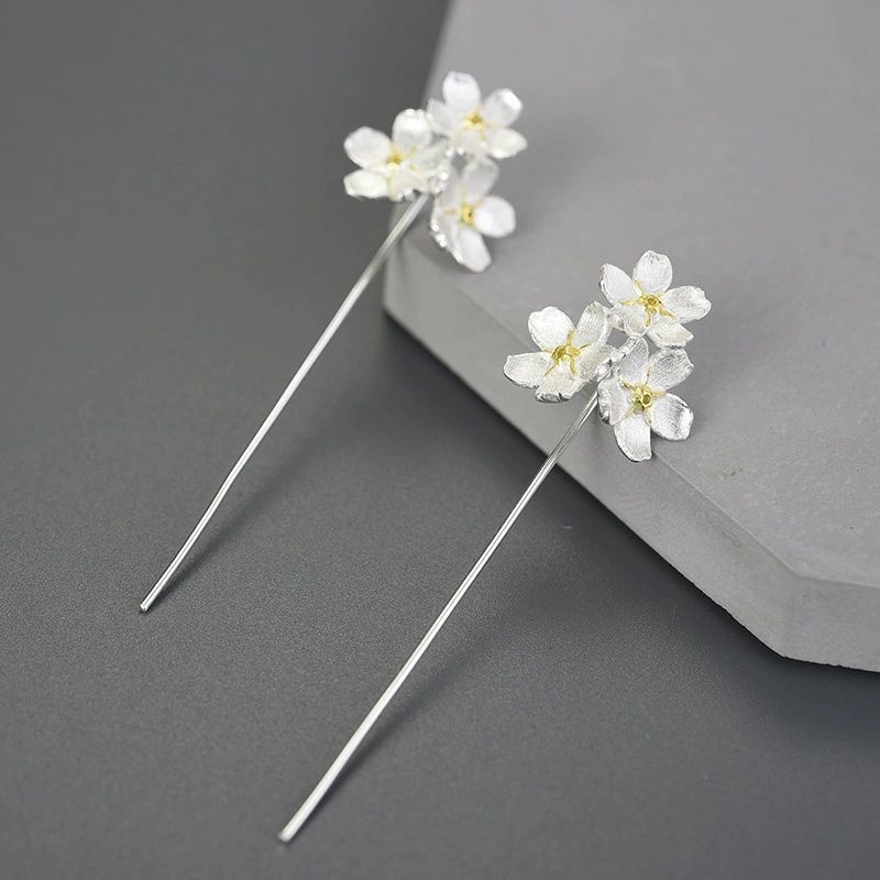 ワスレナグサのピアス - 耳を華やかさを添える R418