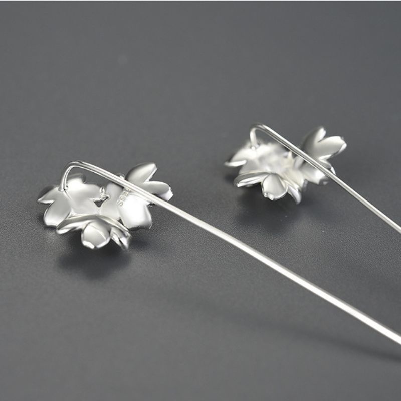 ワスレナグサのピアス - 耳を華やかさを添える R418