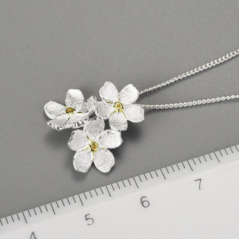 ワスレナグサのペンダント - 大切な人への贈り物に最適 R419