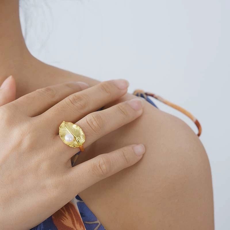 桜の葉のリング - 自然の美しさを指先に取り入れる R421