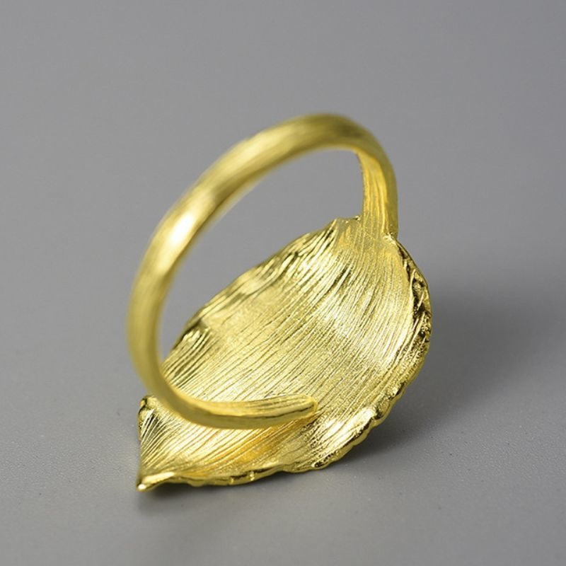 桜の葉のリング - 自然の美しさを指先に取り入れる R421