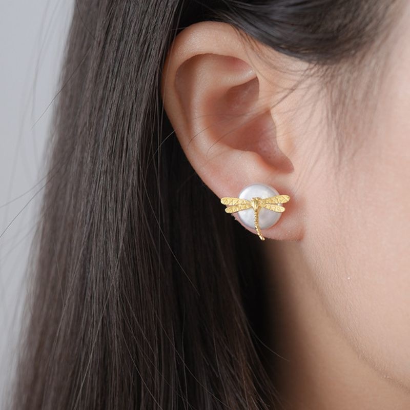 トンボのピアス - 細やかなディテールが特徴 P194