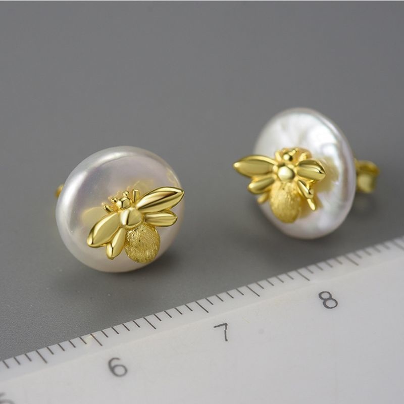 蜜蜂のピアス - 勤勉さと協力を象徴するデザイン P196