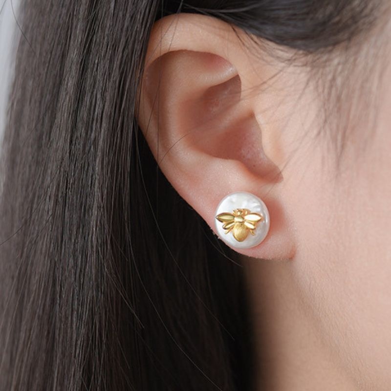 蜜蜂のピアス - 勤勉さと協力を象徴するデザイン P196