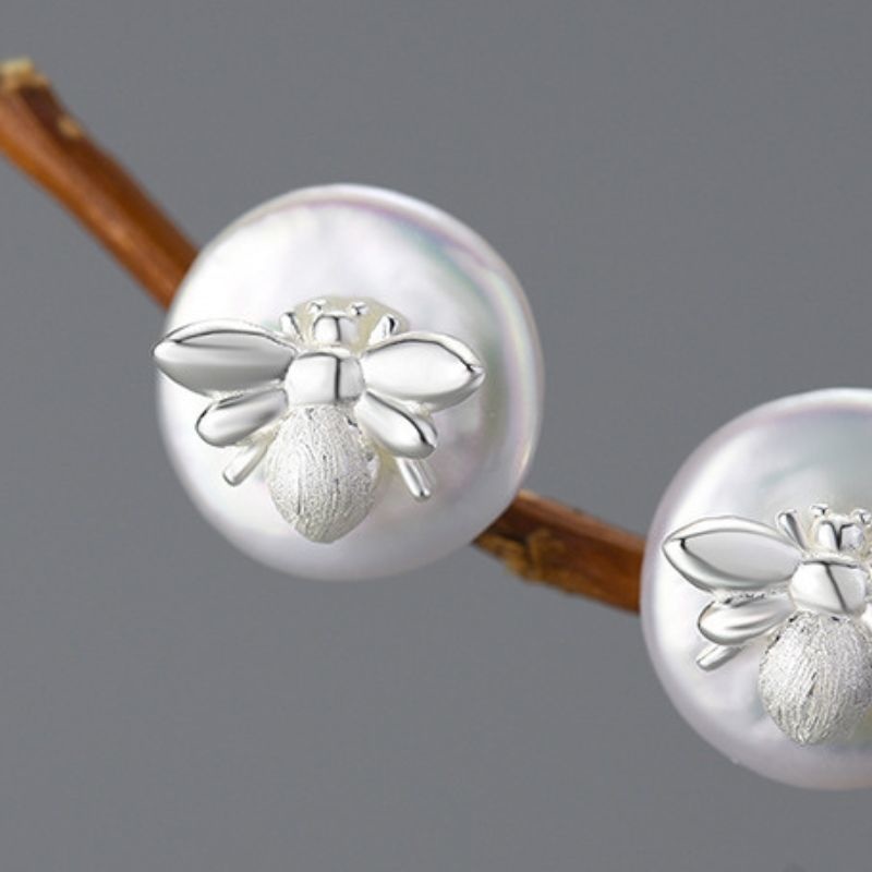 蜜蜂のピアス - 勤勉さと協力を象徴するデザイン P196