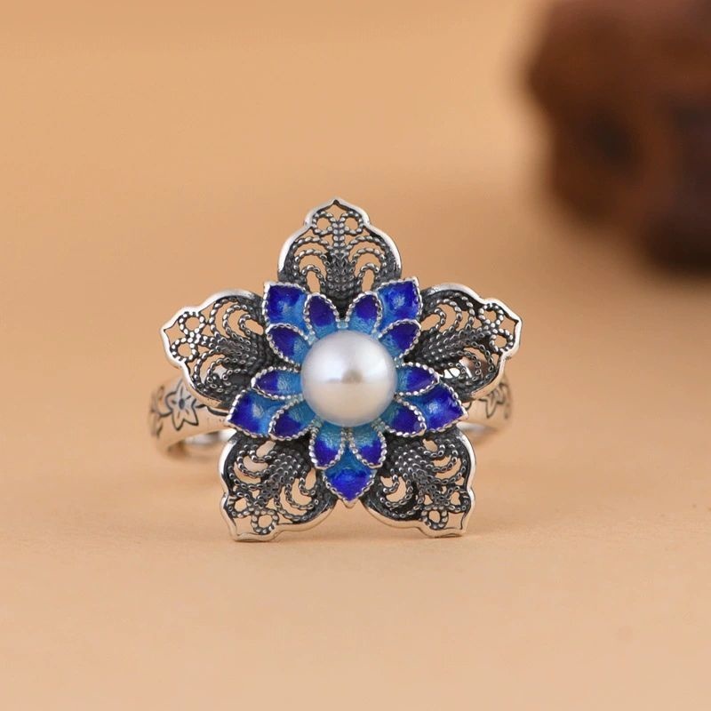 ペンタスの花のリング - 個性と美しさが一層引き立つ R429