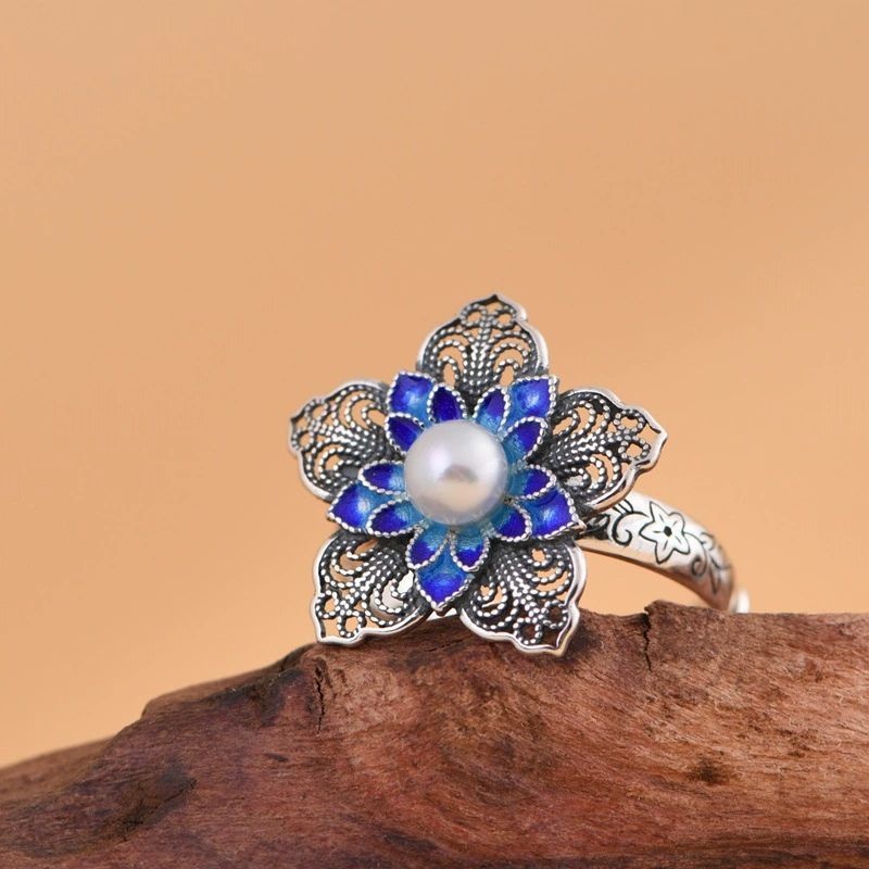 ペンタスの花のリング - 個性と美しさが一層引き立つ R429