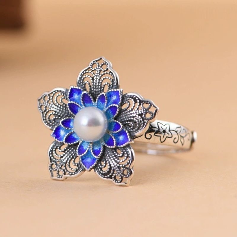 ペンタスの花のリング - 個性と美しさが一層引き立つ R429