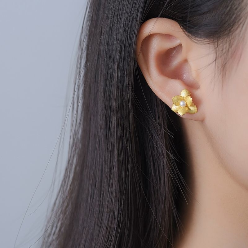 ハナカイドウのピアス - パールをあしらったエレガントなデザイン P197