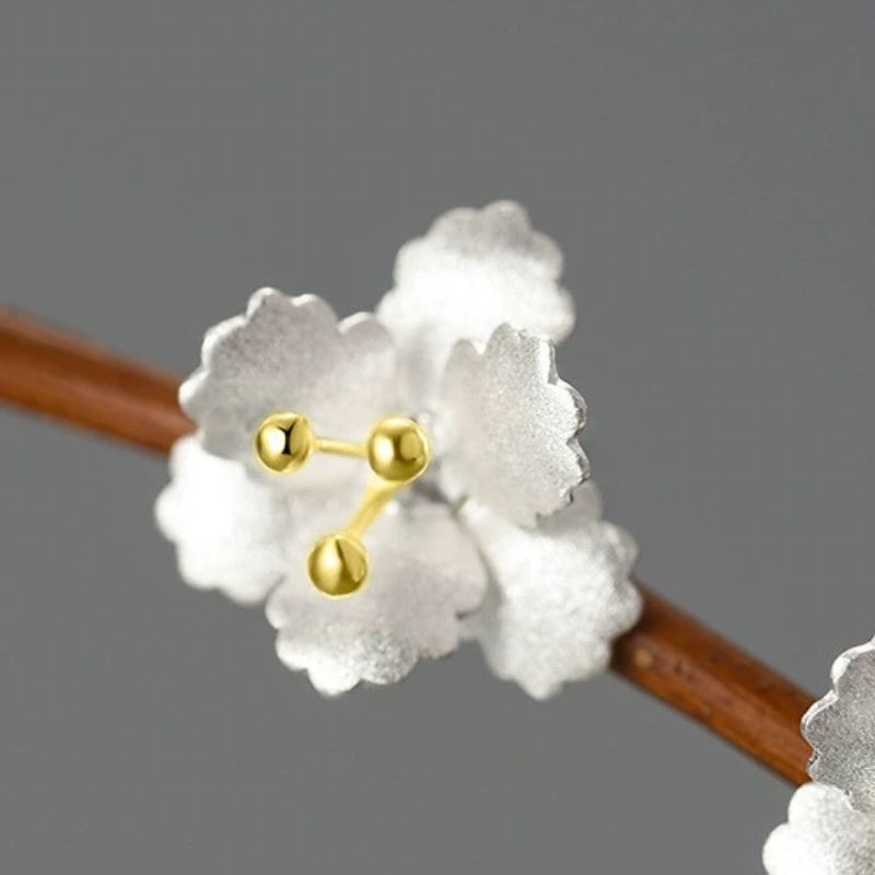 ハナカイドウのピアス - それぞれの色合いは異なる魅力 P198