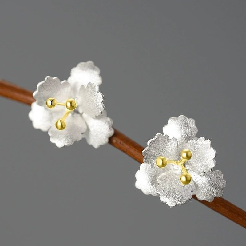 ハナカイドウのピアス - それぞれの色合いは異なる魅力 P198