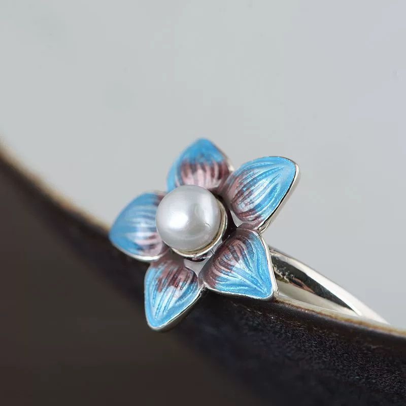 桔梗花のリング - 和の美しさを感じさせる R435