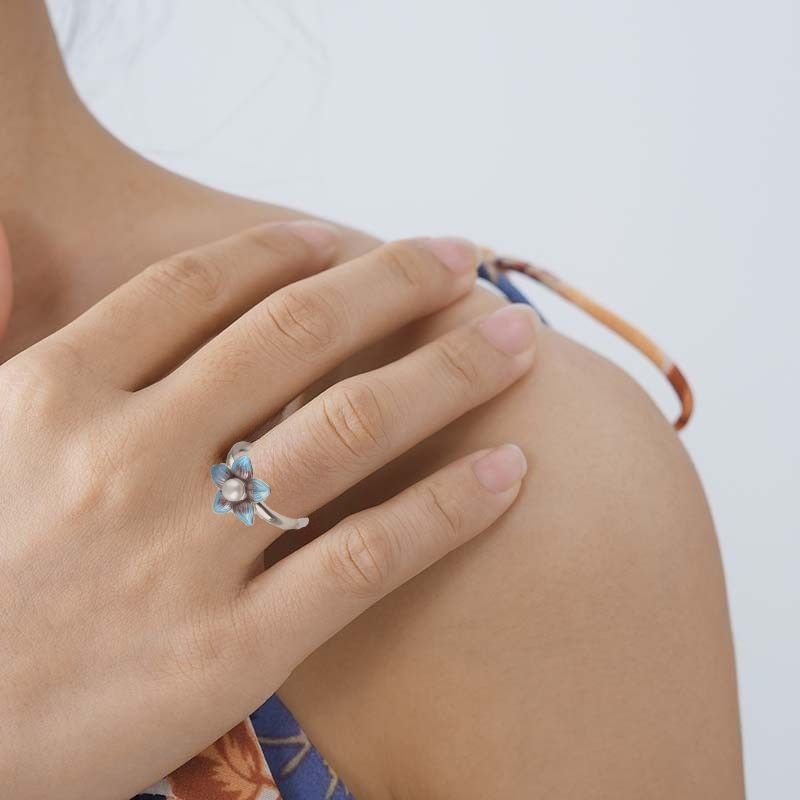 桔梗花のリング - 和の美しさを感じさせる R435