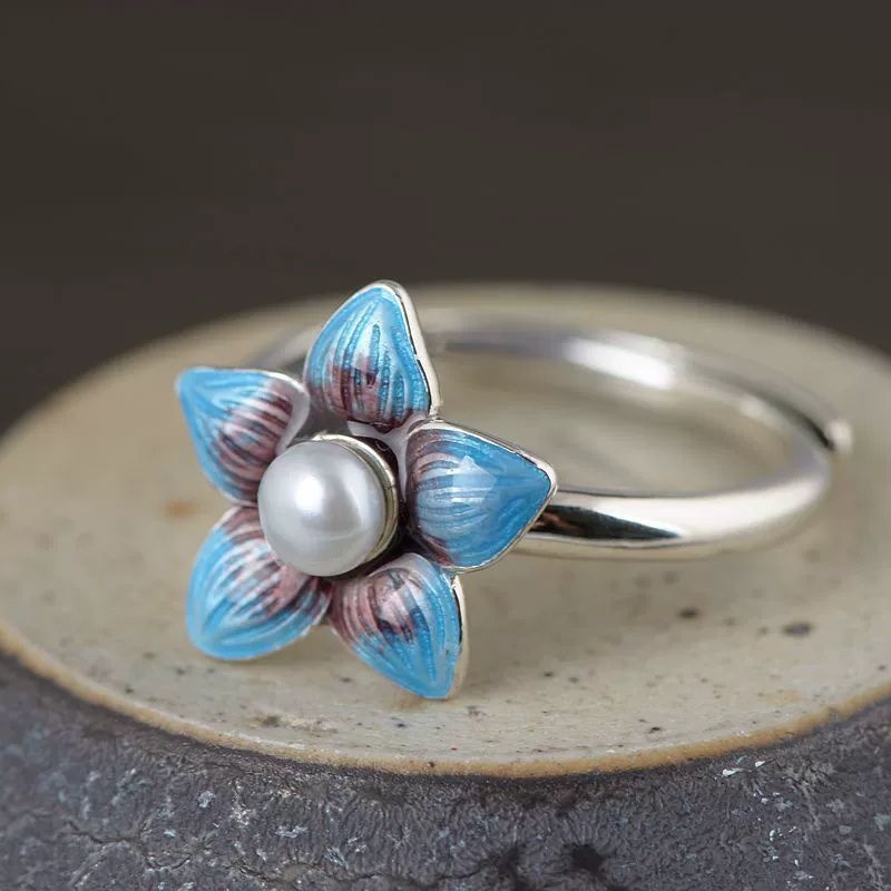 桔梗花のリング - 和の美しさを感じさせる R435