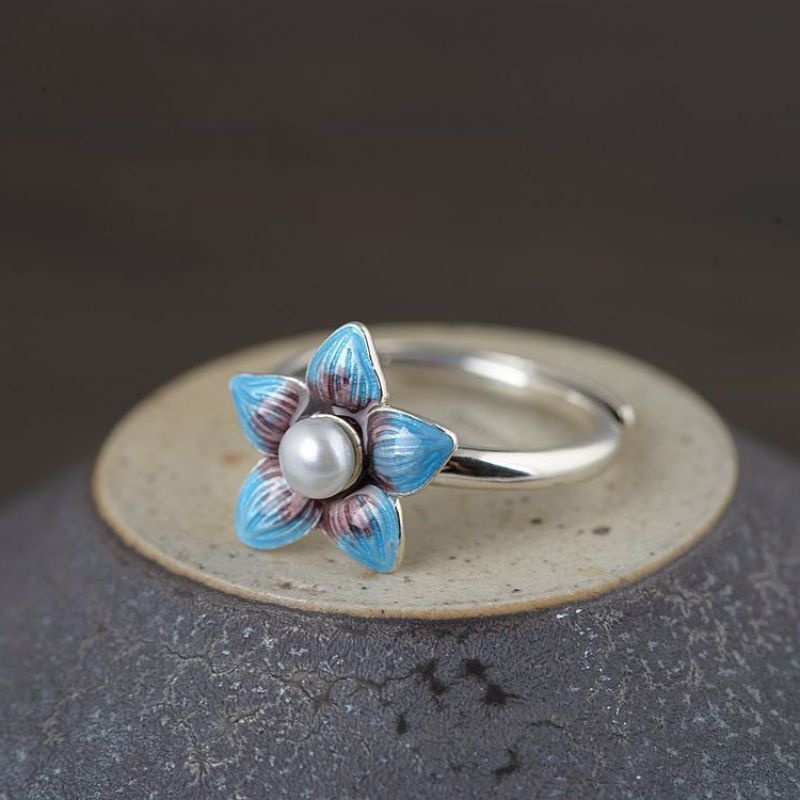 桔梗花のリング - 和の美しさを感じさせる R435