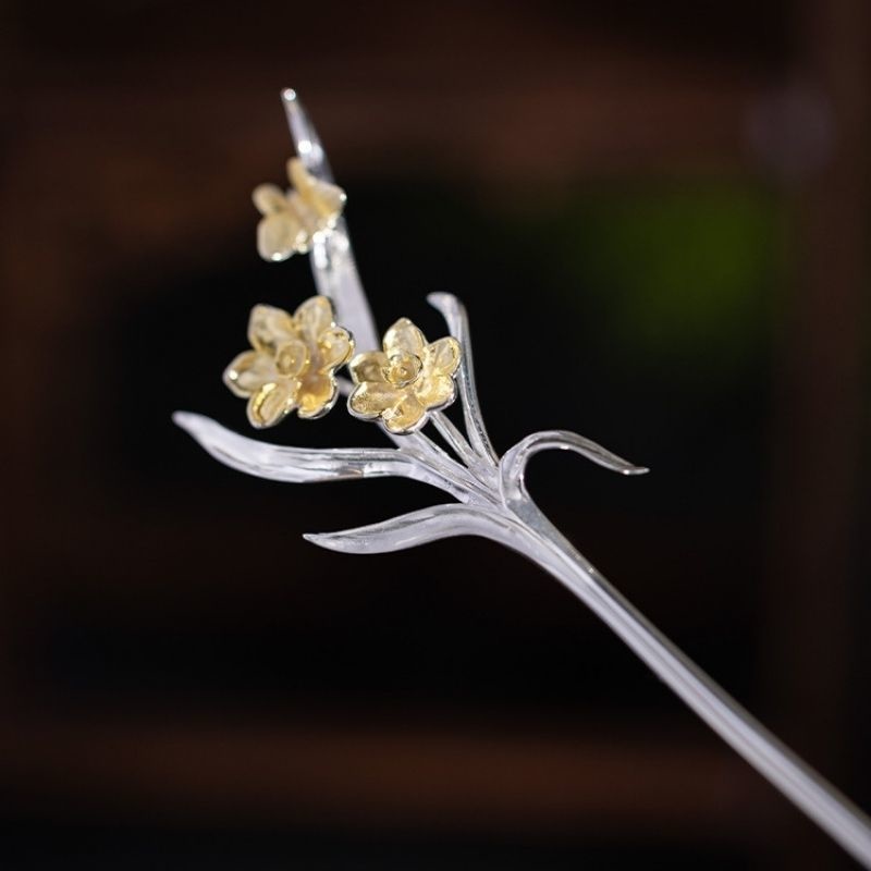 水仙の花のかんざし - 伝統的な美しさと現代的な感性が見事に調和 K186
