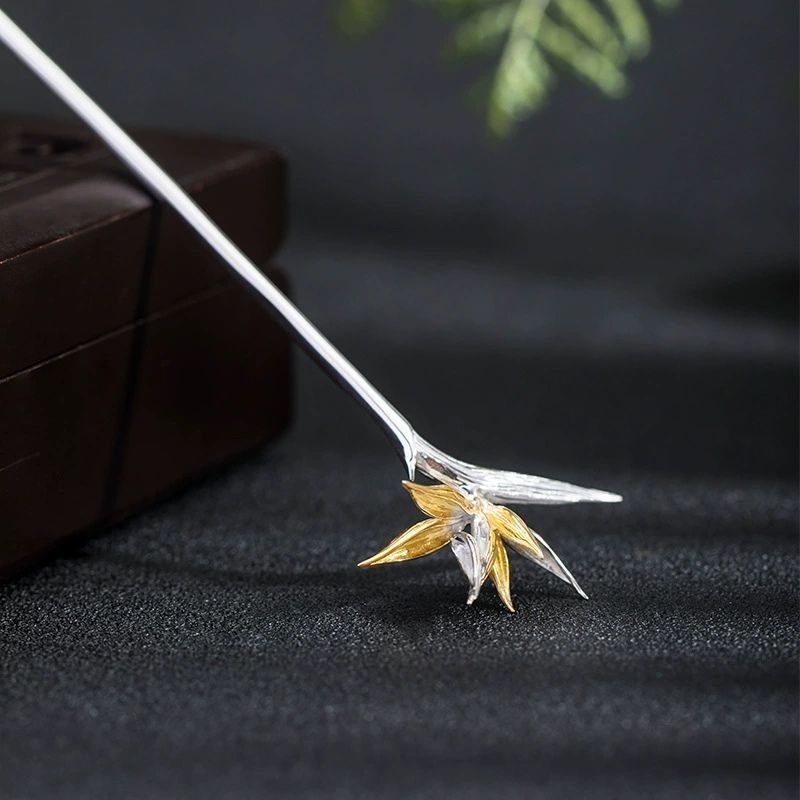 ゴクラクチョウカのかんざし - 上品な色合いと独特な形状が特徴 K187